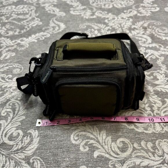 Vanguard Verge Camera Bag Green Padded with Adjustable Strap - Picture 6 of 8